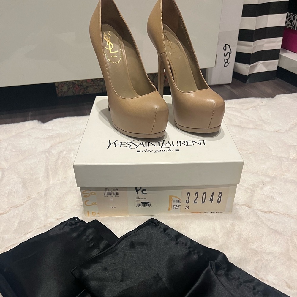 YSL beige leather tributes size 7